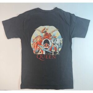 Daydreamer Queen Crest Graphic T-Shirt Faded Black Rock Band Tee XS